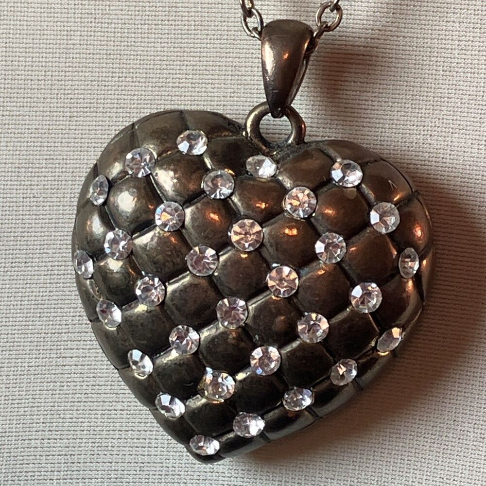 Vintage Y2K Crystal Rhinestone Quilted Heart Necklace Adjustable Gold/Brass Tone